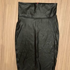 Spanx Faux Leather Pencil Skirt / Black / M